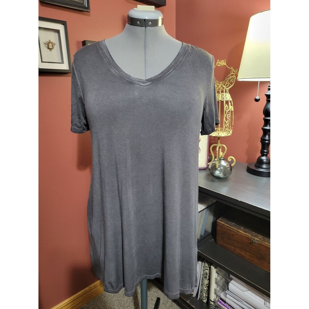 Cable & Gauge V-Neck Short Sleeve Tunic - Charcoal